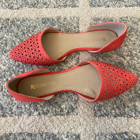 Restricted Shoes - Coral laser cut flats